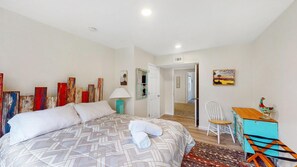 4 Schlafzimmer, Schreibtisch, Bügeleisen/Bügelbrett, WLAN