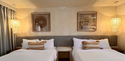 Cozy Studio • Waves & Sand Just Steps Away