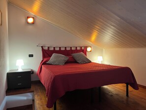 1 bedroom, iron/ironing board, free WiFi, bed sheets - One step from the sea in Marina di Carrara (Marina di Carrara)