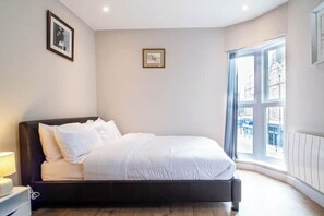 1 quarto, Wi-Fi de cortesia, roupa de cama