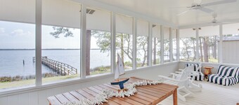 Tiny Tides Waterfront Cottage
