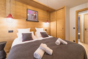 Apartment | 2 bedrooms, bed sheets - Apartment in Megeve Near Ski Slopes (Megeve)