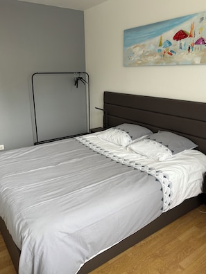 1 chambre, lit parapluie, Wi-Fi, draps fournis