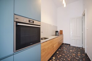 Réfrigérateur, four, plaque de cuisson, lave-vaisselle