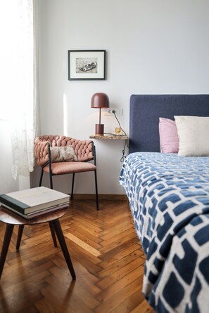1 chambre, fer et planche à repasser, lit parapluie, Wi-Fi