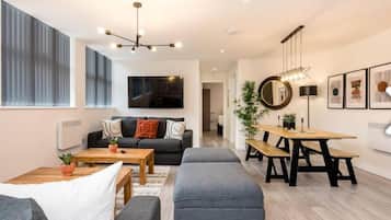 Bungalow, 2 Bedrooms | Living area