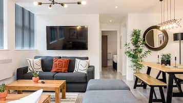 Bungalow, 2 Bedrooms | Living area