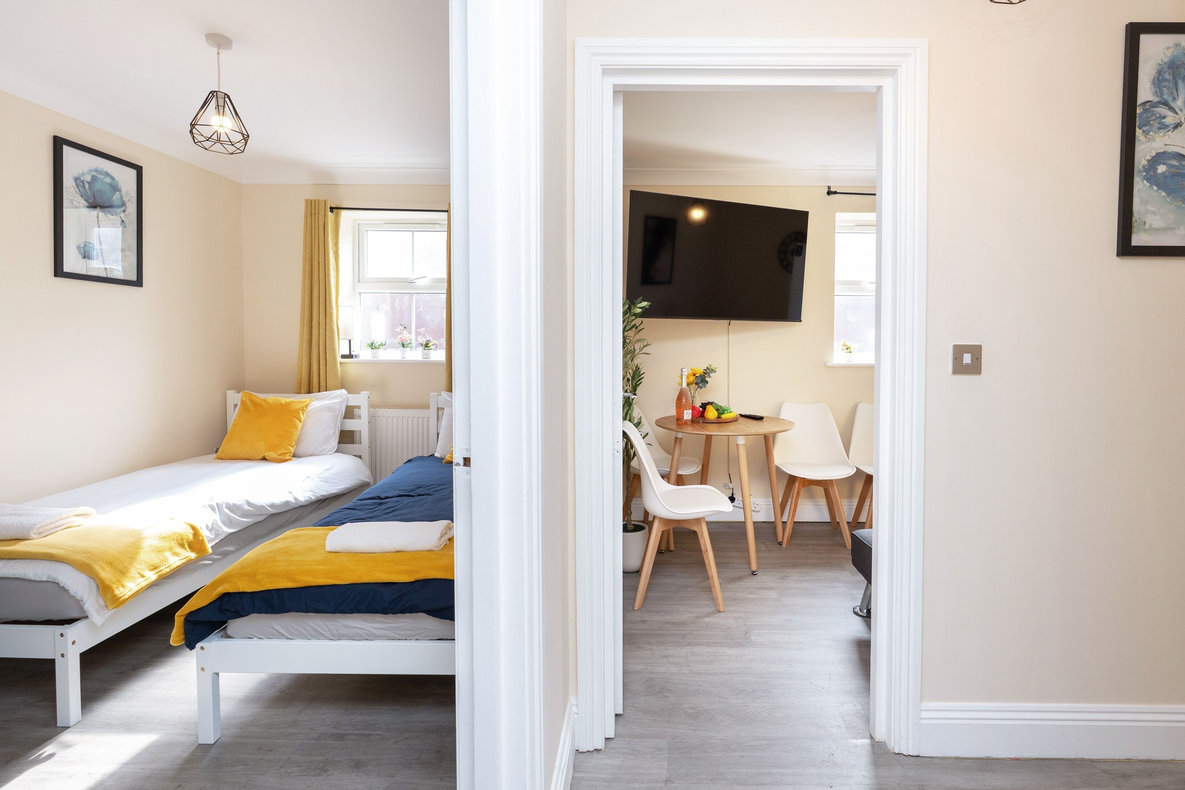 2 chambres, fer et planche à repasser, Wi-Fi gratuit, draps fournis