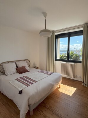 3 bedrooms, iron/ironing board, travel crib, free WiFi