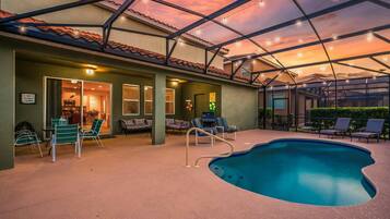 Een verwarmd zwembad