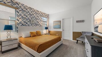 5 slaapkamers, een strijkplank/strijkijzer, reisbedje, wifi