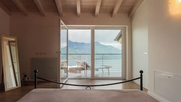 5 bedrooms, free WiFi, bed sheets