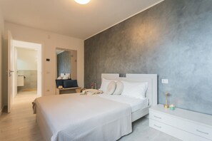 5 quartos, Wi-Fi de cortesia, roupa de cama