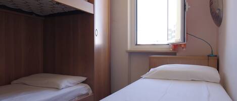 3 室のベッドルーム、ベッドシーツ