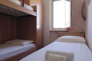 2 bedrooms, bed sheets