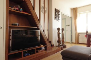 TV