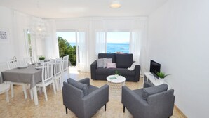 Apartment | Living room - Apartment in Roses With Stunning Sea Views (Roses)