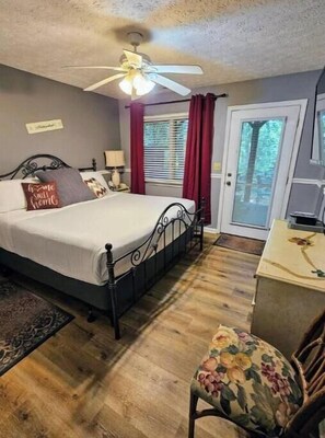 2 bedrooms, iron/ironing board, travel cot, free WiFi