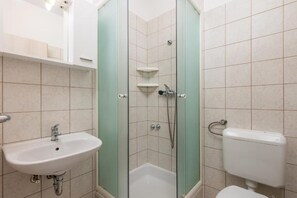 Bathroom - Charming Apartment Close to the Sea (Kraljevica)