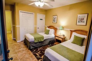2 chambres, fer et planche à repasser, lit parapluie, Wi-Fi gratuit