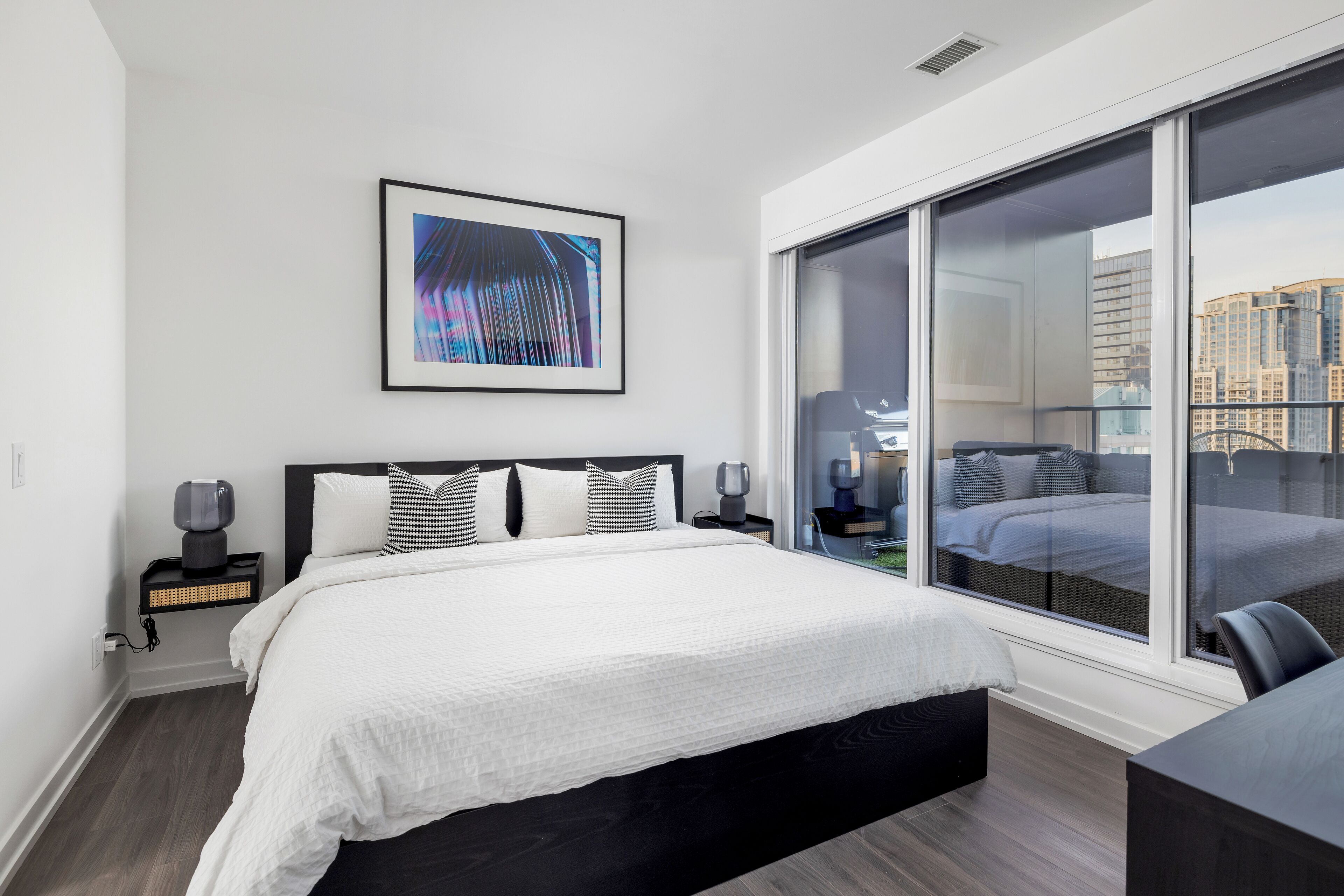 3 chambres, bureau, fer et planche à repasser, accès au Wi-Fi (inclus)