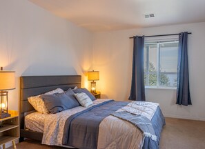 4 slaapkamers, een strijkplank/strijkijzer, wifi, beddengoed
