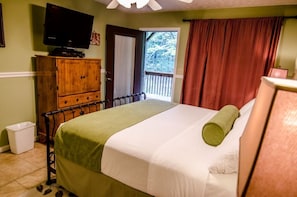 2 bedrooms, iron/ironing board, travel cot, free WiFi