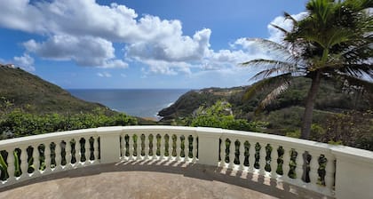 5 Bedroom, luxury private villa with pool & 360' ocean views