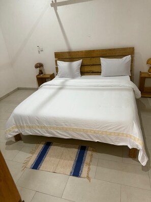 3 bedrooms, WiFi, bed sheets - Tropical Paradise Villa with Private Pool! (Saly)