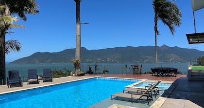 House with view to IlhaBela - Heated SPA pool - Beach Tennis court