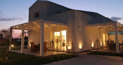 Villa Green - Zannafondo Villas with private garden and 100 mt from the beach