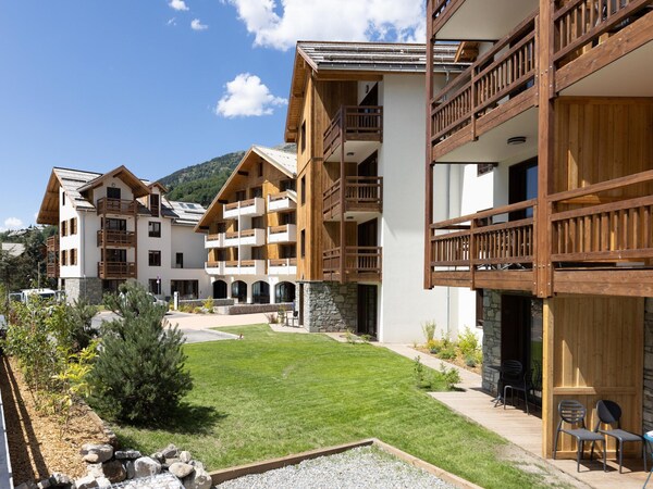 Apartment In Serre-chevalier Near Ski Slopes - Briançon