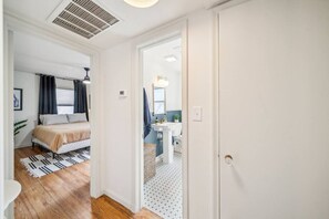 2 bedrooms, desk, iron/ironing board, travel crib