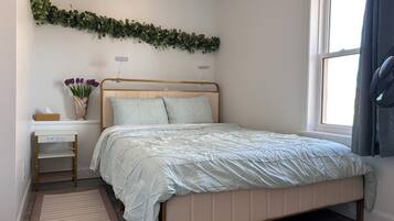 2 bedrooms, desk, iron/ironing board, free WiFi