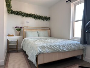 2 bedrooms, desk, iron/ironing board, free WiFi