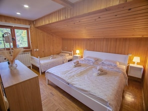 5 bedrooms, individually furnished, iron/ironing board