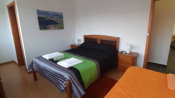 4 bedrooms, WiFi, bed sheets