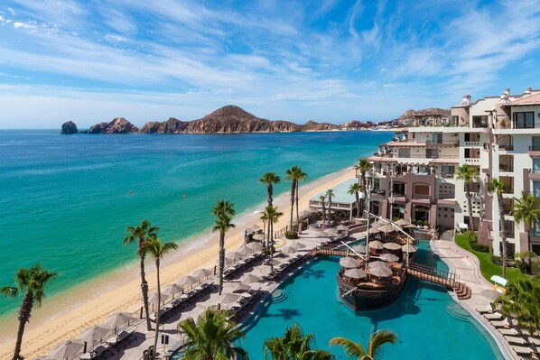 Beach nearby, sun-loungers, beach towels - Christmas in Cabo! Luxury Del Arco Studio available! (Cabo San Lucas)