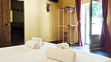 4 Schlafzimmer, Bügeleisen/Bügelbrett, WLAN, Bettwäsche