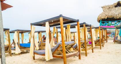 lovely bedroom with ocean view & breackfast with WiFi in Baru, Cartagena