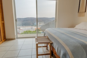 2 chambres, coffres-forts dans les chambres, Wi-Fi, draps fournis