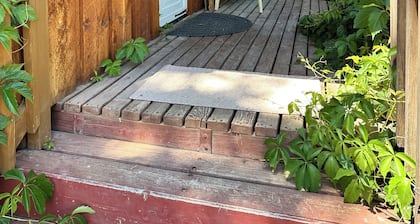 Cozy 2-bedroom 2-Bath home with WiFi, AC Close to Main Street/Lava Hot Pools