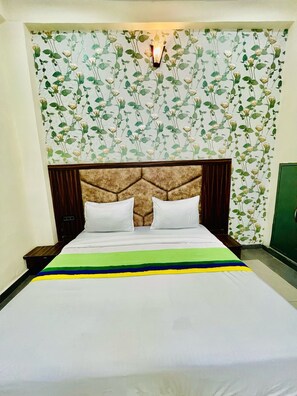 Deluxe Double Room | Free WiFi - Hotel Prime Mathura (Mathura)