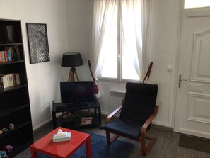 Living area - Sara's home 24. (Rouen)