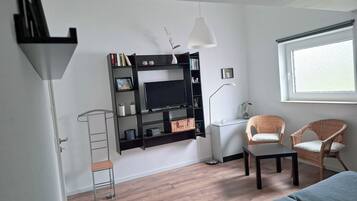 2 Schlafzimmer, Schreibtisch, Bügeleisen/Bügelbrett, kostenloses WLAN