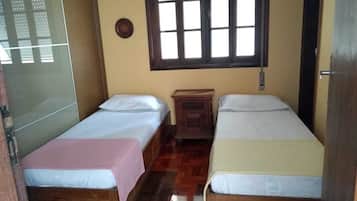 3 quartos, escrivaninha, ferros/tábuas de passar roupa, Wi-Fi