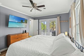 5 bedrooms, desk, free WiFi, bed sheets