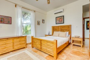 3 Schlafzimmer, Schreibtisch, Bügeleisen/Bügelbrett, Reisekinderbett