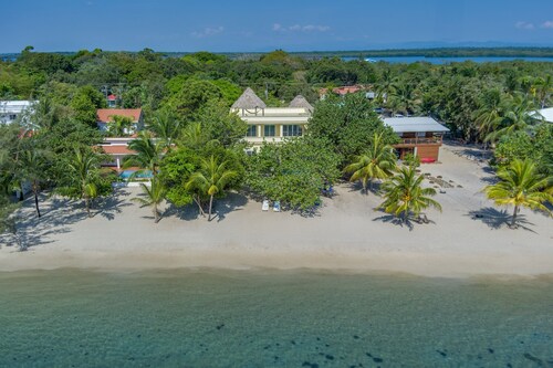 3-Story Beachfront Villa: Sleeps 7, Private Pool