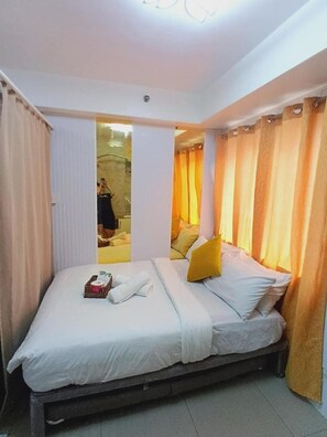 2 habitaciones, tabla de planchar con plancha, wifi y ropa de cama